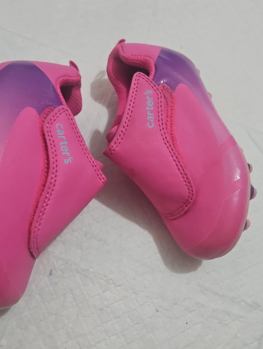 Kids Carters  Athletic Shoes in Bright Pink Sz 7